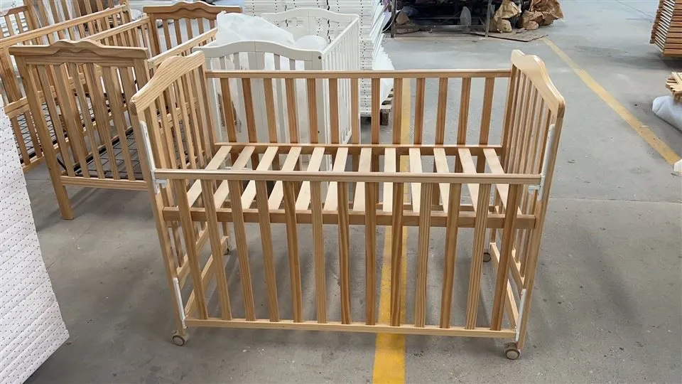 Κρεβατάκι δίπλα στο κρεβάτι